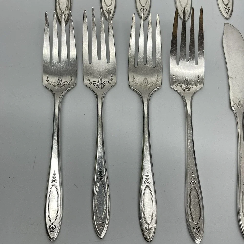 Vintage 1917 Oneida Community Plate Adam Pattern Flatware Silverware Set of 14